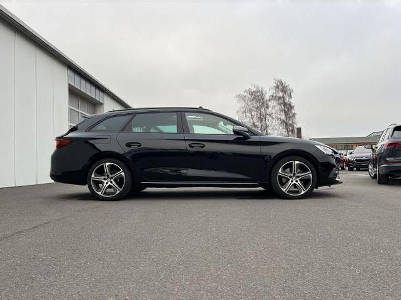 Gebraucht Seat Leon FR-Line 150 PS (110 kW) 2022 Mitternachtsschwarz Kombi