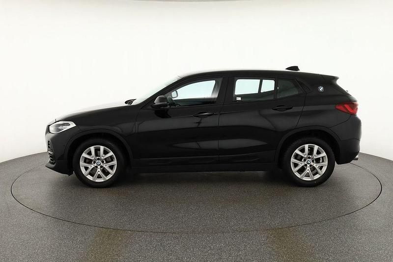 Gebraucht BMW X2 Advantage 140 PS (102 kW) 2023 Saphirschwarzmet. SUV