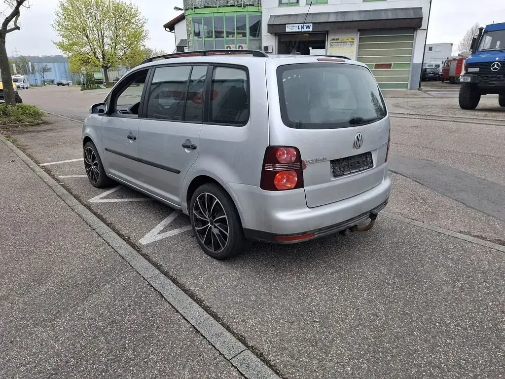 Gebraucht VW Touran Conceptline 105 PS (77 kW) 2008 Silber Van / Kleinbus