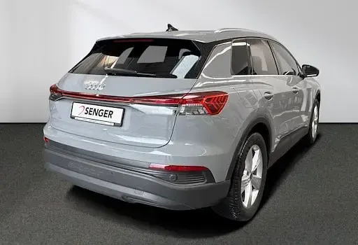 Gebraucht Audi Q4 e-tron Comfort 150 kW (204 PS) 2023 Kieselgrau SUV