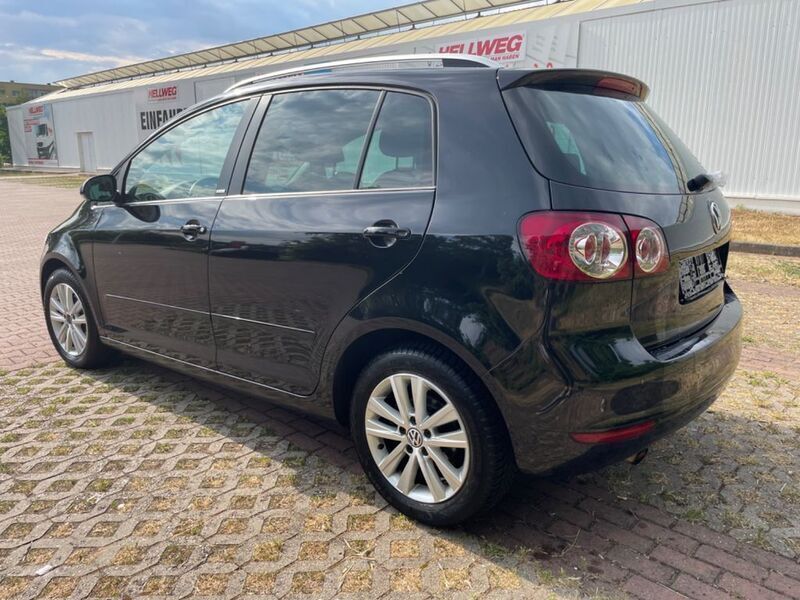 Gebraucht VW Golf VI Style 105 PS (77 kW) 2011 Schwarz Kleinwagen