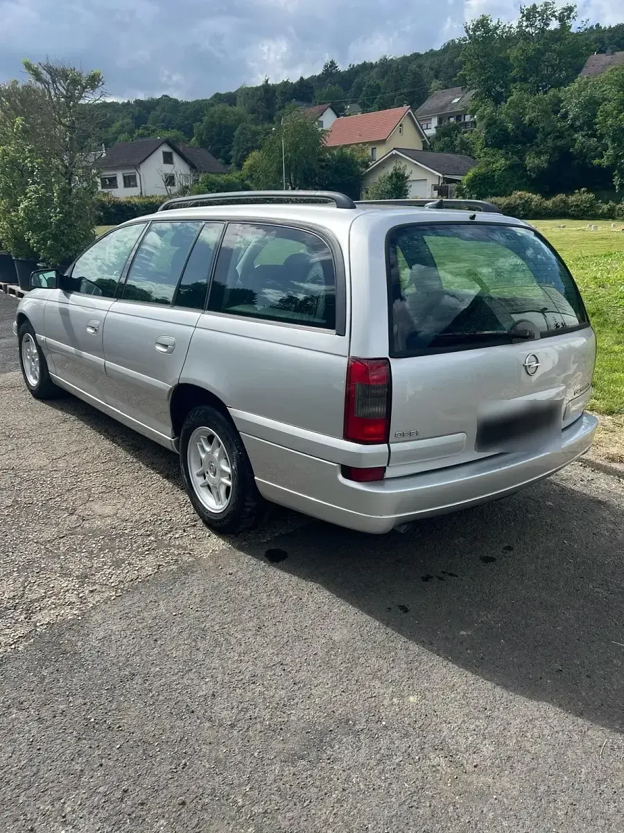 Gebraucht Opel Omega 180 PS (132 kW) 2002 Silber Kombi