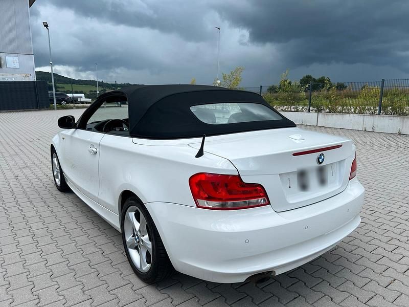 Gebraucht BMW 118 Cabriolet 143 PS (105 kW) 2013 Weiß Cabrio
