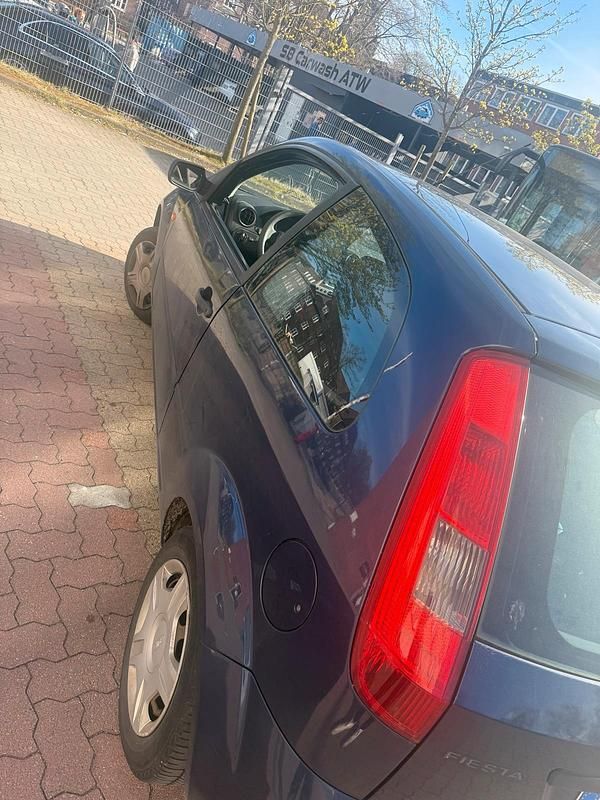 Gebraucht Ford Fiesta 80 PS (58 kW) 2005 Blau Kleinwagen