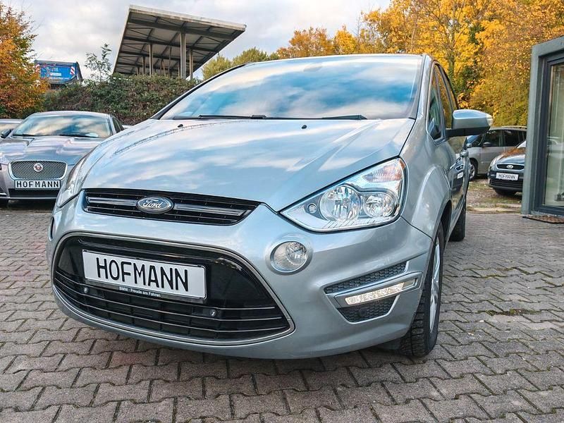 Grau Gebraucht 2014 Ford S-MAX Titanium Van / Kleinbus | 7.790 € (Fairer Preis) - Bild 1/4