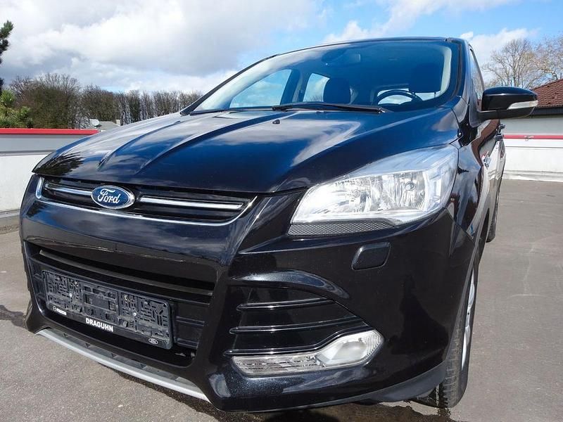 Gebraucht Ford Kuga Titanium 120 PS (88 kW) 2015 Schwarz SUV
