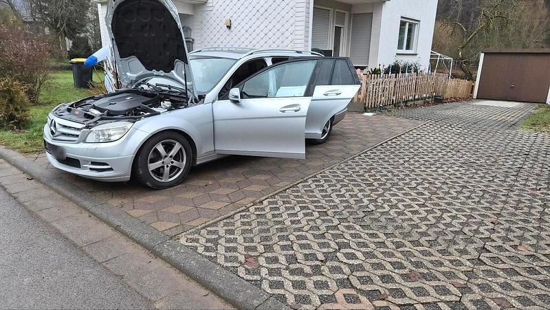 Gebraucht Mercedes C250 204 PS (150 kW) 2010 Grau Kombi