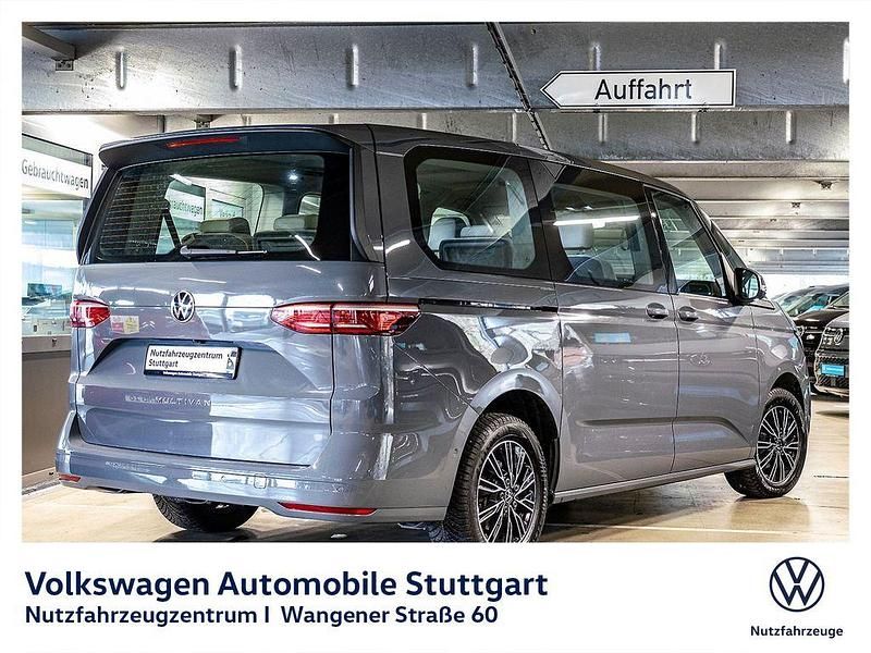 Gebraucht VW Multivan Life 150 PS (110 kW) 2022 Pure grey Van