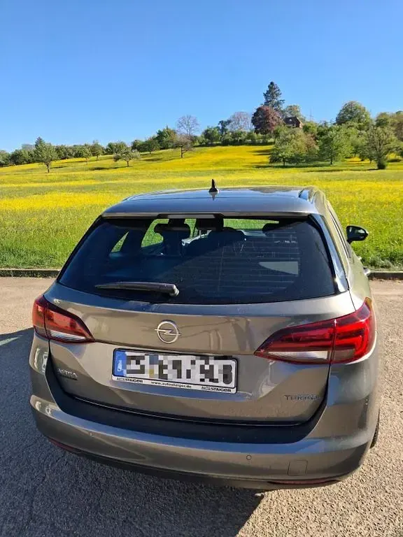 Gebraucht Opel Astra Edition 150 PS (110 kW) 2017 Grau Limousine