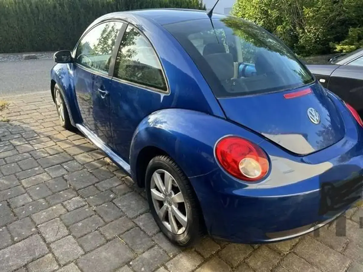 Gebraucht VW New Beetle 105 PS (77 kW) 2006 Blau Kleinwagen