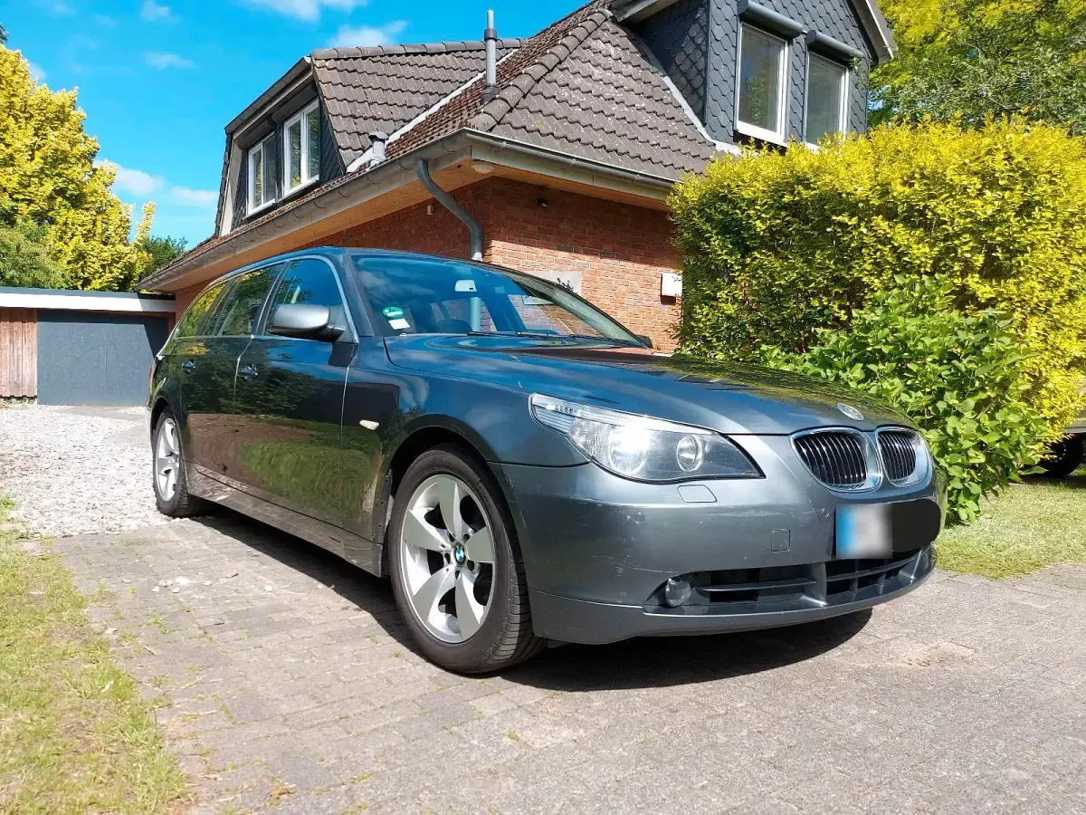 Gebraucht BMW 525 176 PS (129 kW) 2006 Grau Kombi