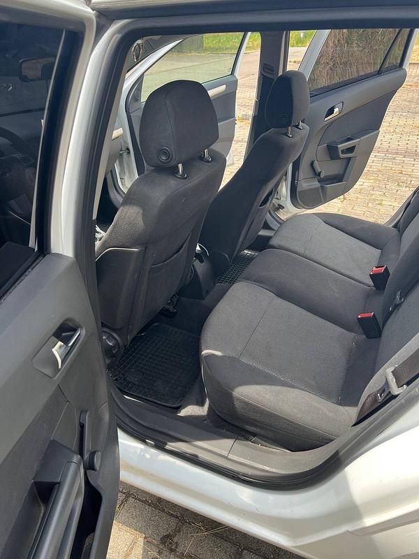 Second-hand Opel Astra 2008 Alb Break