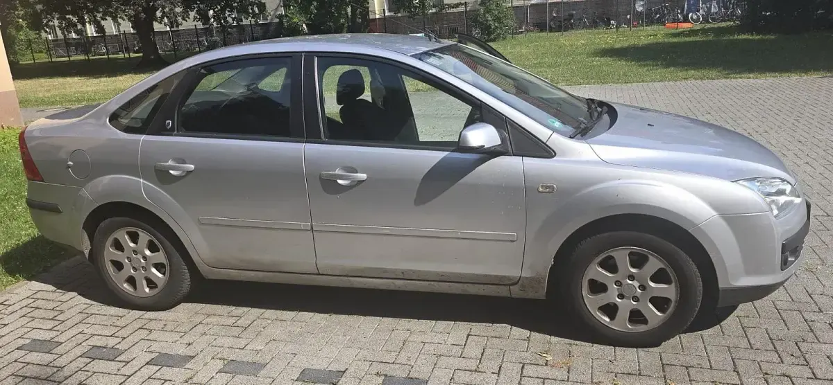 Gebraucht Ford Focus 116 PS (85 kW) 2006 Silber Limousine