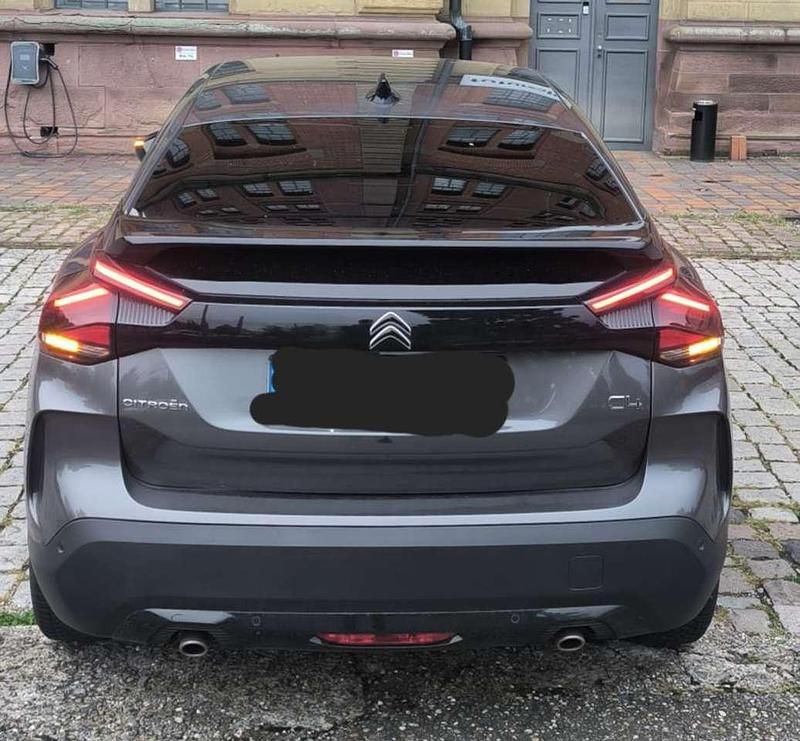 Grau Gebraucht 2024 Citroën C4 PureTech Limousine | 26.170 € - Bild 1/4