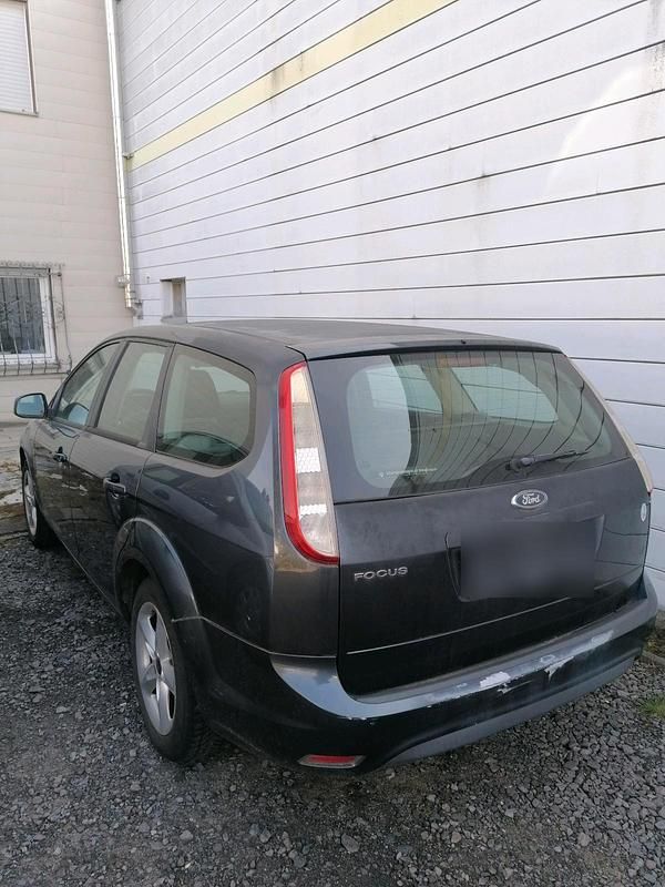 Gebraucht Ford Focus 100 PS (73 kW) 2008 Grau Kombi