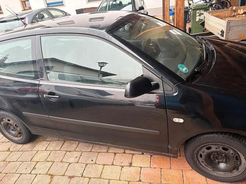 Schwarz Gebraucht 2002 VW Polo Kleinwagen | 500 € (Superpreis) - Bild 1/4