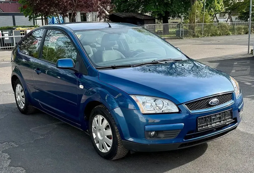 Second-hand Ford Focus Style 80 CP (58 kW) 2007 Albastru Hatchback