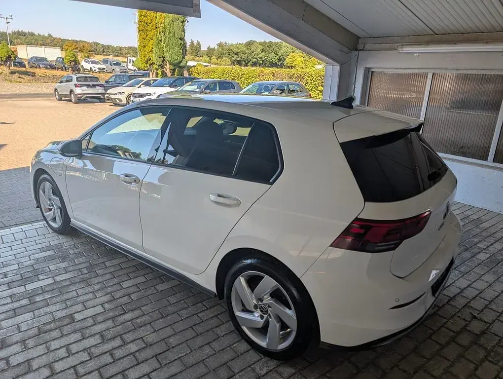 Gebraucht VW Golf VIII GTE 150 PS (110 kW) 2022 Weiß Limousine
