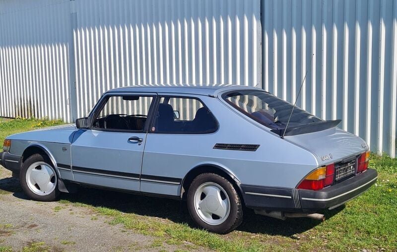 Blau Gebraucht 1991 Saab 900 Kleinwagen | 5.900 € - Bild 1/4