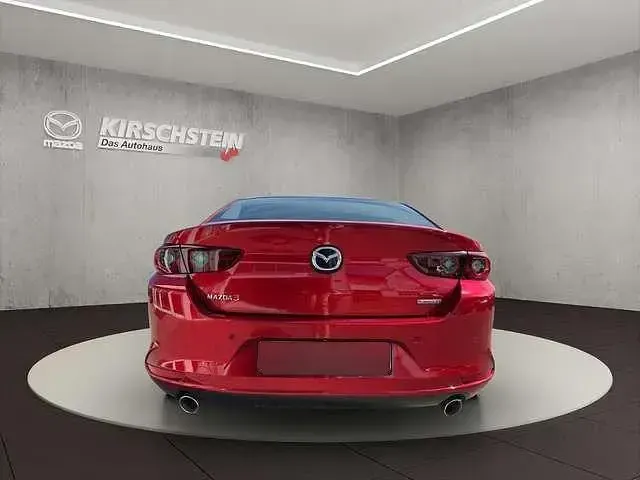 Używany Mazda 3 Selection 186 KM (136 kW) 2022 Czerwony