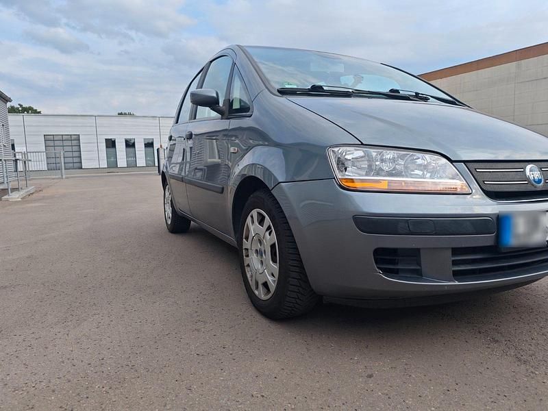 Gebraucht Fiat Idea 95 PS (69 kW) 2004 Grau Van / Kleinbus