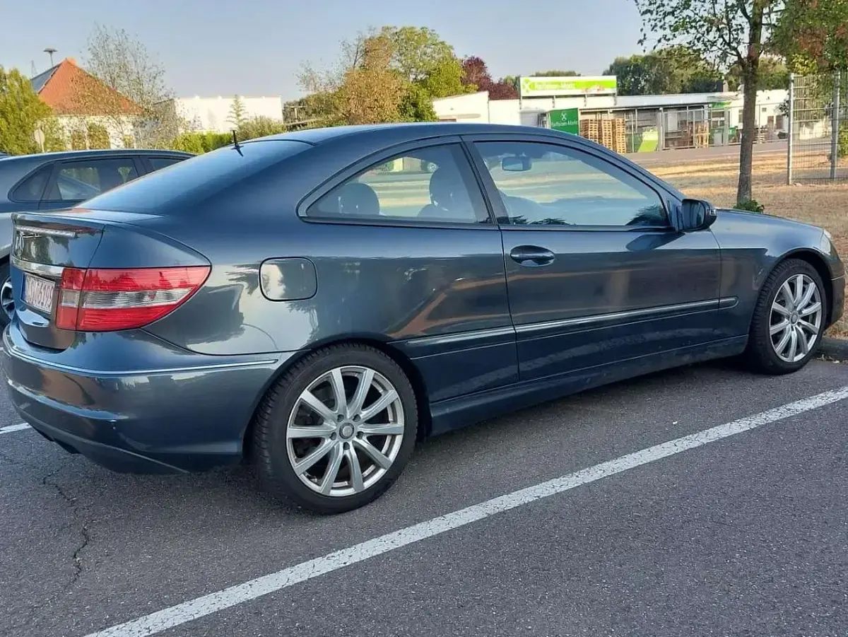 Gebraucht Mercedes CLC230 204 PS (150 kW) 2009 Grau Coupé