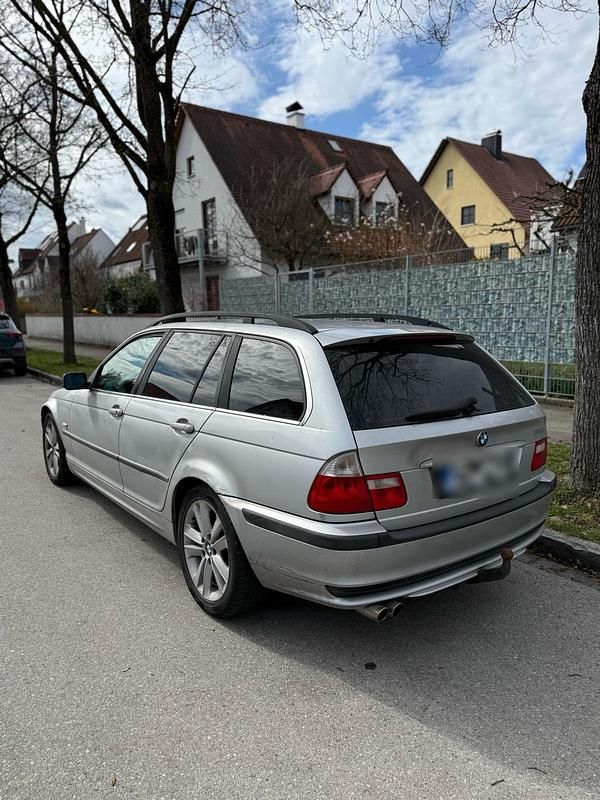 Gebraucht BMW 320 150 PS (110 kW) 2000 Silber Kombi