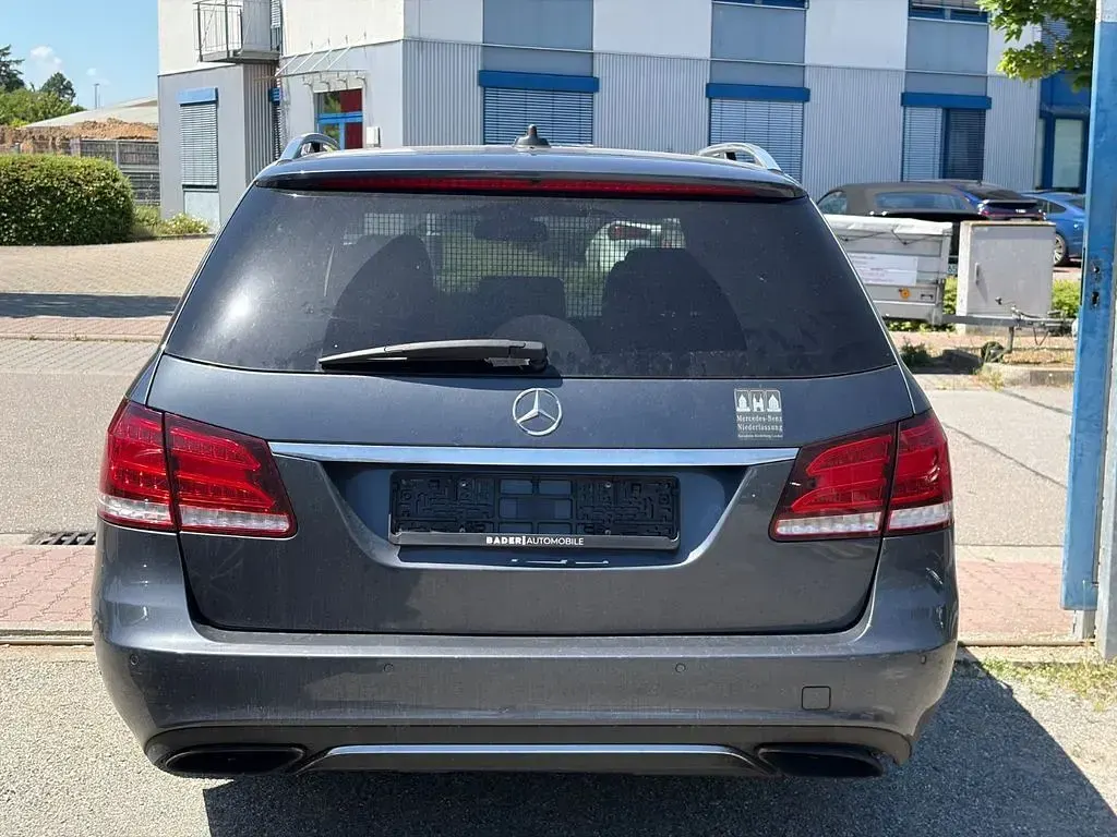 Gebraucht Mercedes E200 136 PS (100 kW) 2014 Grau Kombi