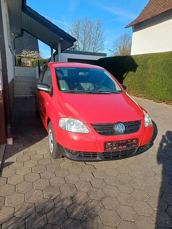 Second-hand VW Fox 54 CP (39 kW) 2005 Roșu Hatchback
