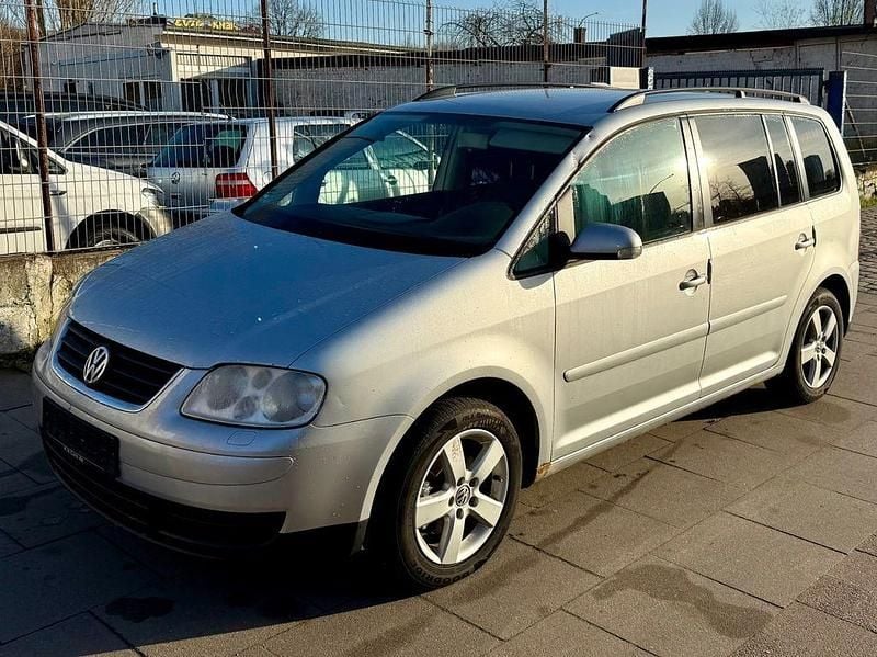 Silber Gebraucht 2004 VW Touran Trendline Van / Kleinbus | 690 € (Superpreis) - Bild 1/4