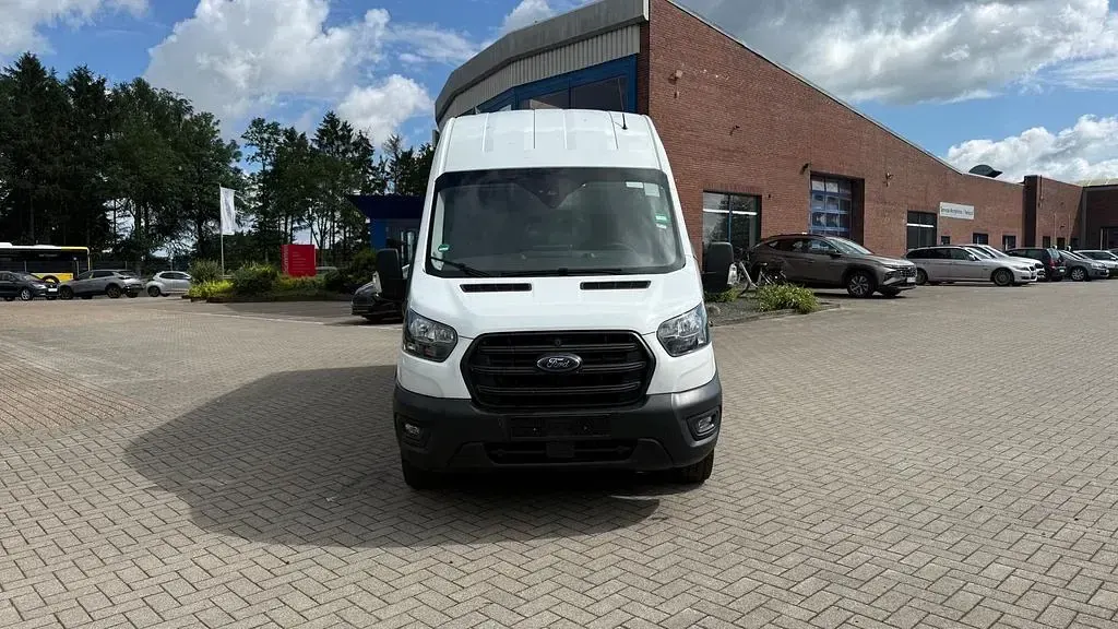 Gebraucht Ford Transit Trend 131 PS (96 kW) 2024 Weiß Limousine