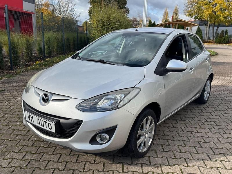 Grau Gebraucht 2011 Mazda 2 Sports-Line Kleinwagen | 3.999 € (Fairer Preis) - Bild 1/4