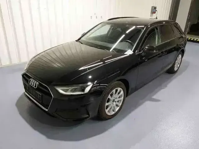 Second-hand Audi A4 Basis 150 CP (110 kW) 2022 Negru Break