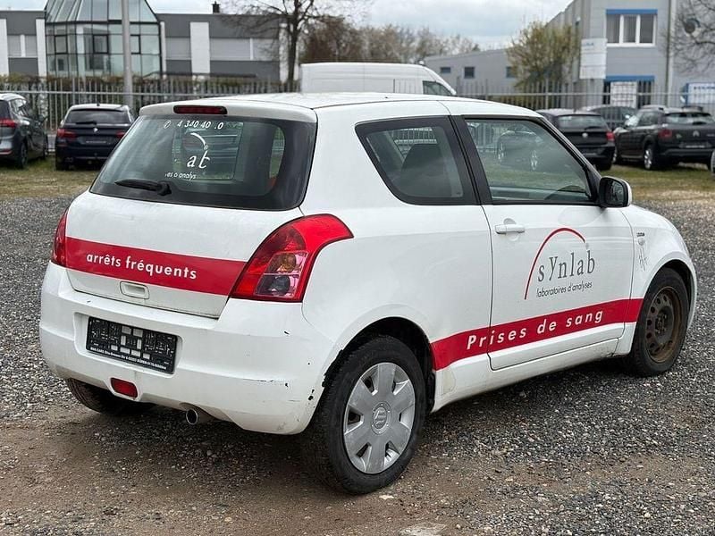Gebraucht Suzuki Swift Club 75 PS (55 kW) 2010 Kleinwagen