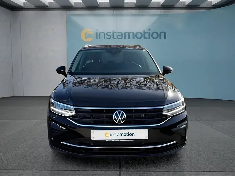 Gebraucht VW Tiguan 122 PS (89 kW) 2023 Schwarz SUV