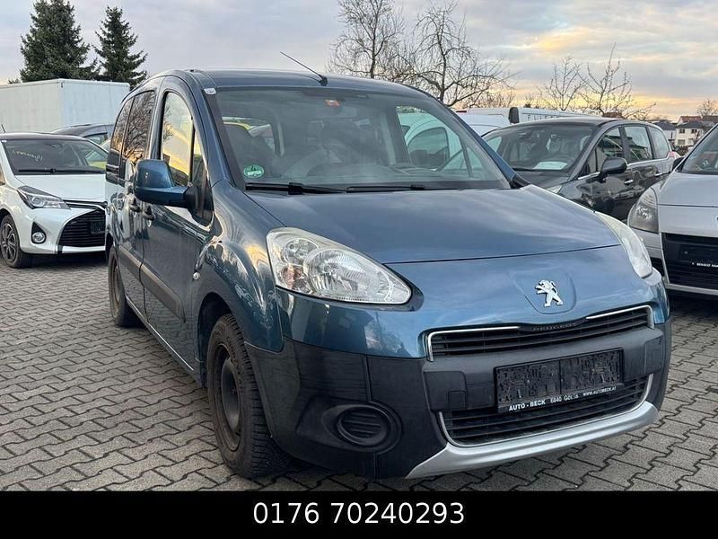 Gebraucht Peugeot Partner Tepee Active 92 PS (67 kW) 2013 Blau Van / Kleinbus
