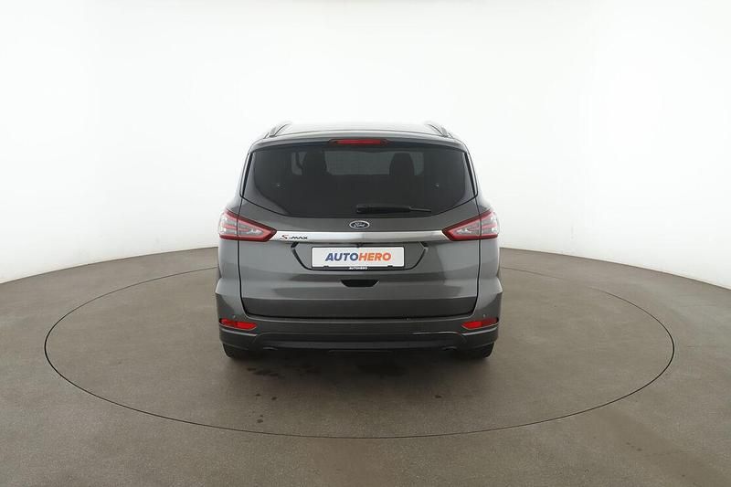 Gebraucht Ford S-MAX Titanium 165 PS (121 kW) 2019 Grau Van / Kleinbus
