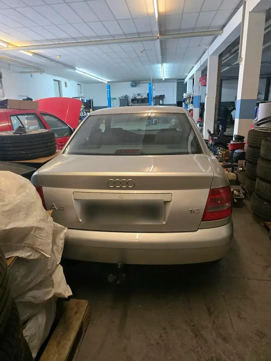 Gebraucht Audi A4 105 PS (77 kW) 1999 Grau Limousine