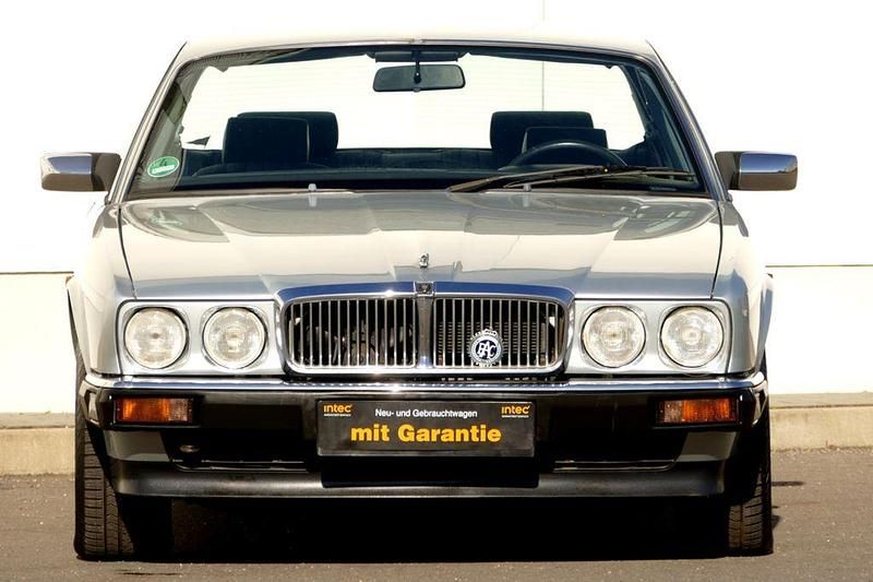 Gebraucht Jaguar XJ40 199 PS (146 kW) 1990 Silber Limousine