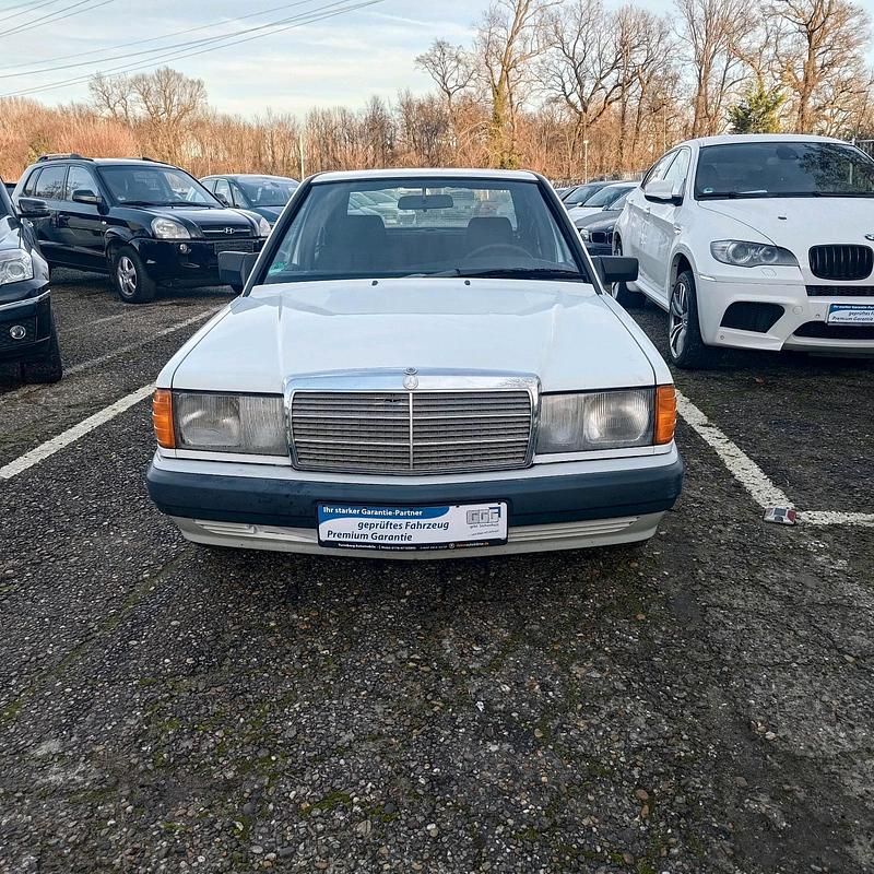 Weiß Gebraucht 1991 Mercedes 190 Limousine | 4.700 € - Bild 1/4