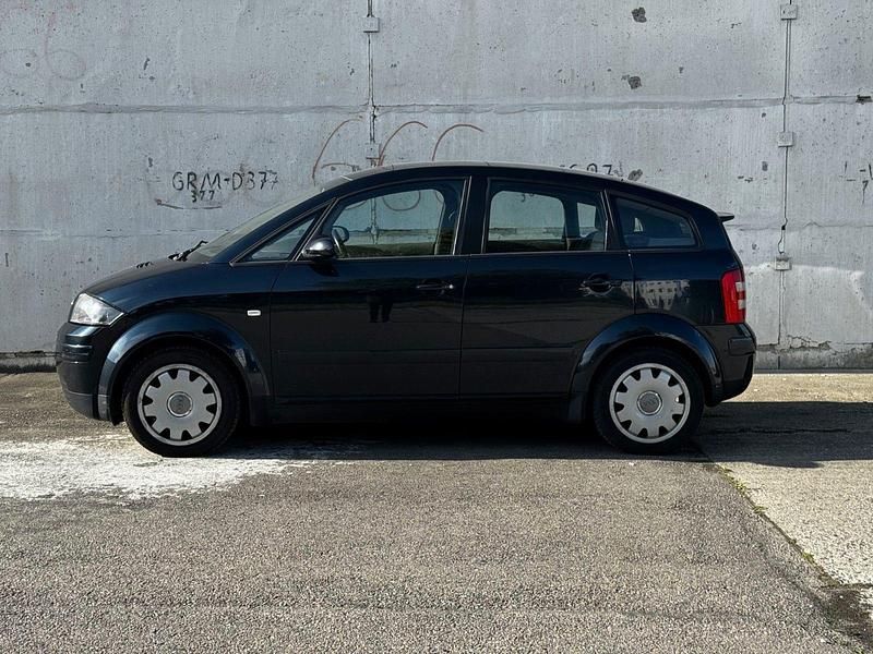 Blau Gebraucht 2000 Audi A2 Kleinwagen | 2.449 € (Fairer Preis) - Bild 1/4
