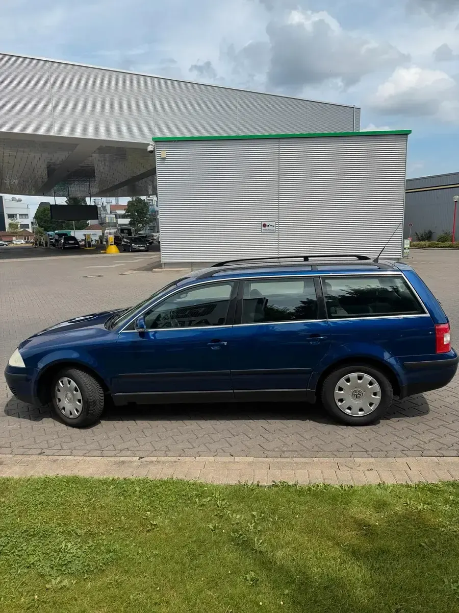 Gebraucht VW Passat 150 PS (110 kW) 2003 Blau Kombi