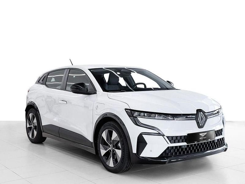 Weiß (arktisweiß (weiß)) Gebraucht 2023 Renault Mégane Equilibre Limousine | 28.900 € (Fairer Preis) - Bild 1/4