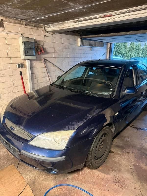 Gebraucht Ford Mondeo 146 PS (107 kW) 2002 Blau Limousine