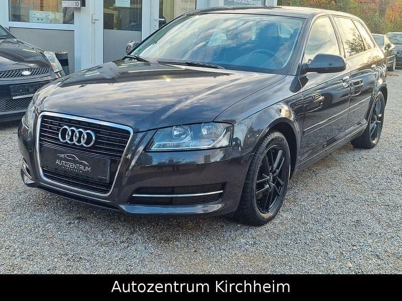 Grau Gebraucht 2012 Audi A3 Attraction Limousine | 8.490 € (Guter Preis) - Bild 1/4