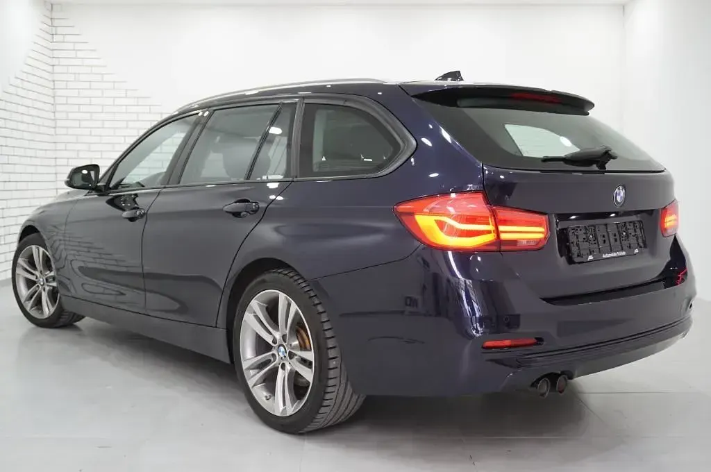 Gebraucht BMW 325 Sport Line 224 PS (164 kW) 2016 Blau Kombi
