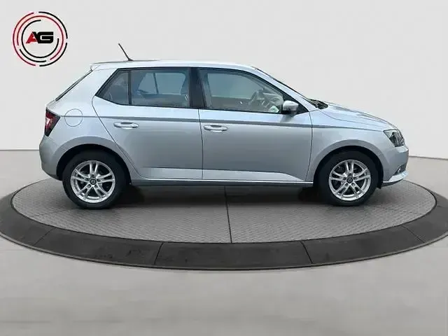 Gebraucht Skoda Fabia 105 PS (77 kW) 2016 Silber Limousine