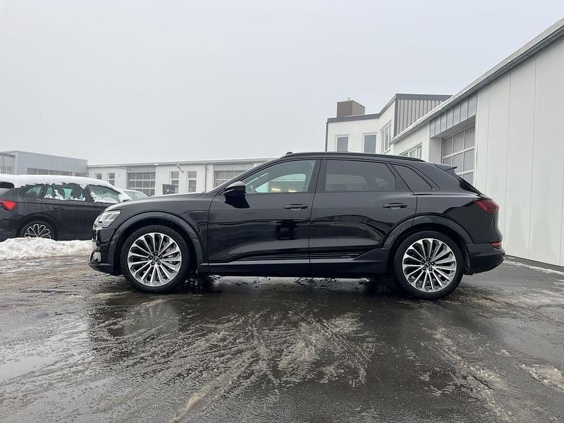 Gebraucht Audi e-tron Advanced Plus 230 kW (313 PS) 2022 Schwarz SUV