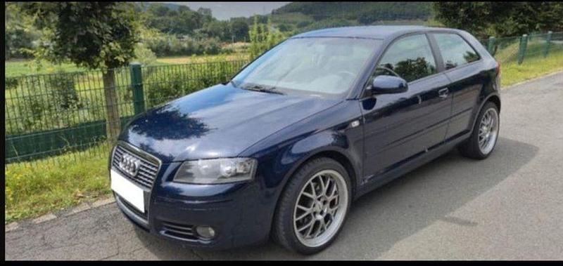 Blau Gebraucht 2007 Audi A3 Ambiente Limousine | 4.500 € (Fairer Preis) - Bild 1/4