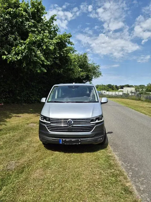 Gebraucht VW Multivan Generation Six 150 PS (110 kW) 2021 Silber Van / Kleinbus